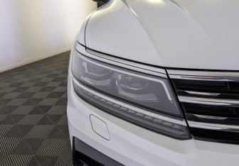 Подержанный автомобиль Volkswagen Tiguan 2018 года (11 фото)