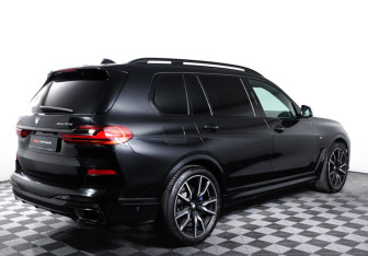 Подержанный автомобиль BMW X7 2020 года (5 фото)