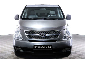 Подержанный автомобиль Hyundai Grand Starex 2009 года (2 фото)