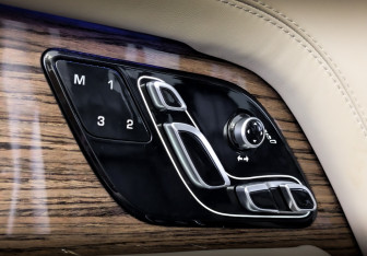 Подержанный автомобиль Land Rover Range Rover 2021 года (20 фото)