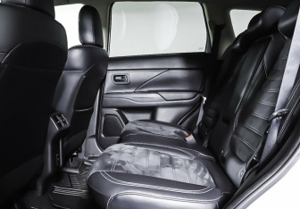 Подержанный автомобиль Mitsubishi Outlander 2021 года (17 фото)