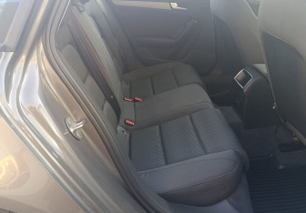 Подержанный автомобиль Audi A4 Sedan 2014 года (12 фото)