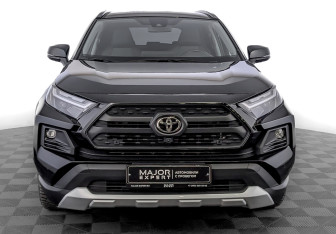 Подержанный автомобиль Toyota RAV4 2024 года (2 фото)