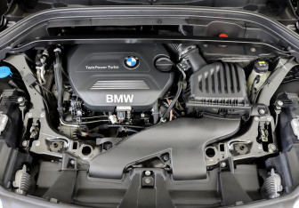 Подержанный автомобиль BMW X1 2017 года (9 фото)