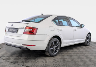 Подержанный автомобиль Skoda Octavia Liftback 2019 года (5 фото)