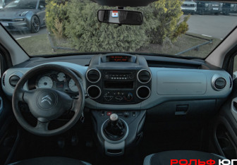 Подержанный автомобиль Citroen Berlingo 2014 года (10 фото)