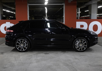 Подержанный автомобиль Porsche Cayenne 2020 года (4 фото)