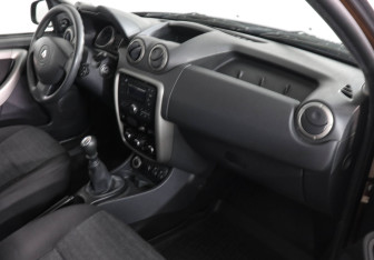 Подержанный автомобиль Renault Duster 2014 года (6 фото)