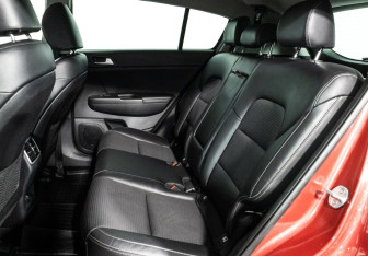 Подержанный автомобиль Kia Sportage 2018 года (17 фото)