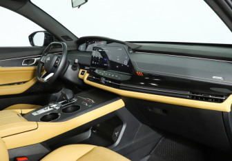 Подержанный автомобиль Changan UNI-K 2024 года (9 фото)