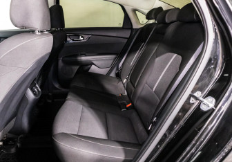 Подержанный автомобиль Kia Cerato Sedan 2020 года (12 фото)