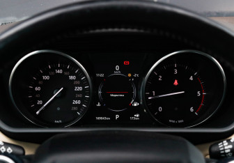 Подержанный автомобиль Land Rover Range Rover Sport 2017 года (25 фото)