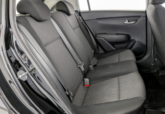 Подержанный автомобиль Kia Rio Hatchback 2020 года (12 фото)