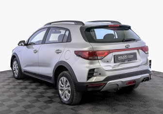 Подержанный автомобиль Kia Rio Hatchback 2021 года (7 фото)