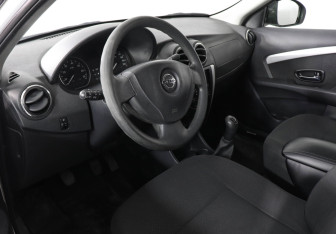 Подержанный автомобиль Nissan Almera Sedan 2016 года (9 фото)