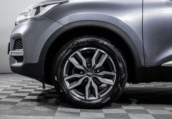 Подержанный автомобиль Chery Tiggo 4 2022 года (15 фото)