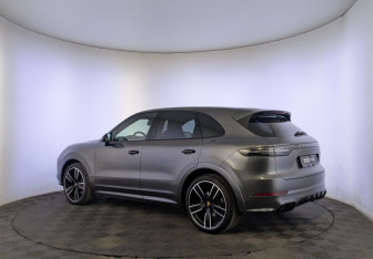 Подержанный автомобиль Porsche Cayenne 2019 года (7 фото)