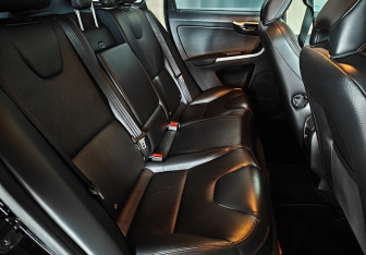 Подержанный автомобиль Volvo XC60 2011 года (10 фото)