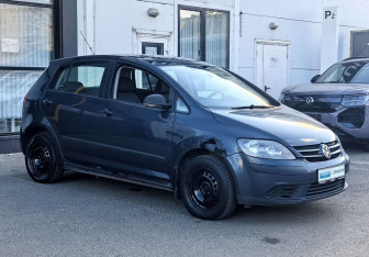 Подержанный автомобиль Volkswagen Golf Plus 2008 года (3 фото)