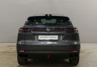 Подержанный автомобиль Changan UNI-K 2023 года (6 фото)