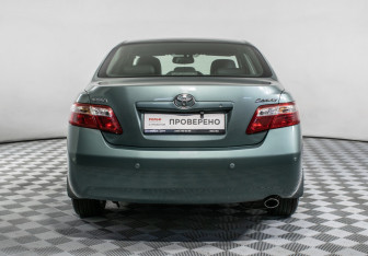 Подержанный автомобиль Toyota Camry Sedan 2007 года (6 фото)