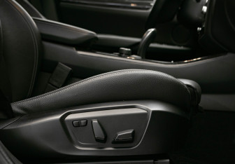 Подержанный автомобиль BMW X4 2015 года (32 фото)