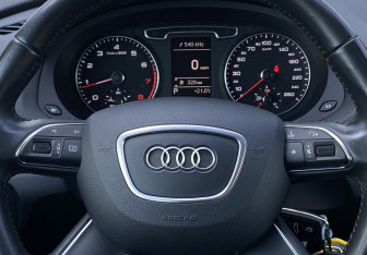 Подержанный автомобиль Audi Q3 2013 года (15 фото)