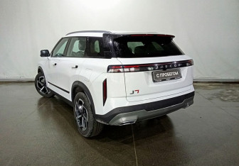 Подержанный автомобиль Jaecoo J7 2023 года (7 фото)