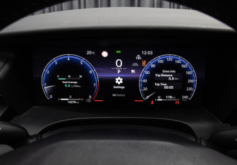 Подержанный автомобиль Toyota Camry Sedan 2024 года (13 фото)