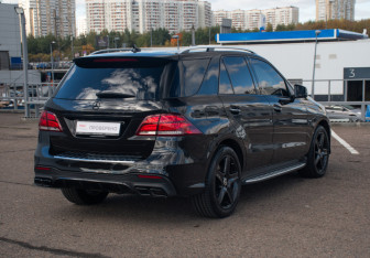 Подержанный автомобиль Mercedes-Benz GLE 2018 года (5 фото)