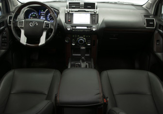 Подержанный автомобиль Toyota Land Cruiser Prado 2016 года (8 фото)
