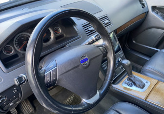 Подержанный автомобиль Volvo XC90 2014 года (13 фото)