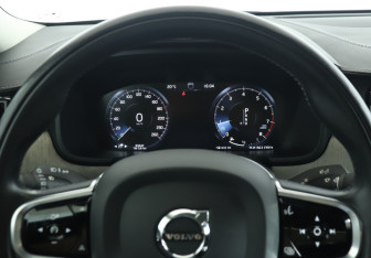 Подержанный автомобиль Volvo S90 2021 года (11 фото)
