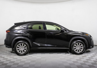 Подержанный автомобиль Lexus NX 2014 года (4 фото)