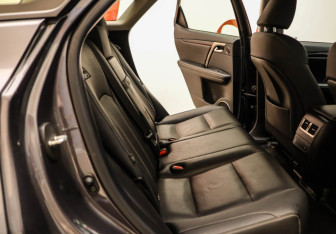 Подержанный автомобиль Lexus RX 2022 года (2 фото)