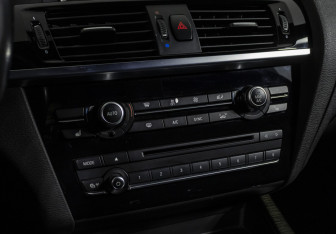 Подержанный автомобиль BMW X4 2015 года (16 фото)