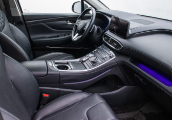 Подержанный автомобиль Hyundai Santa Fe 2022 года (9 фото)