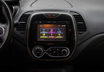 Подержанный автомобиль Renault Kaptur 2018 года (15 фото)