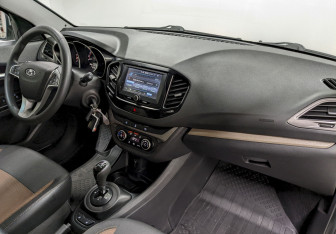 Подержанный автомобиль LADA (ВАЗ) Vesta Wagon 2019 года (19 фото)