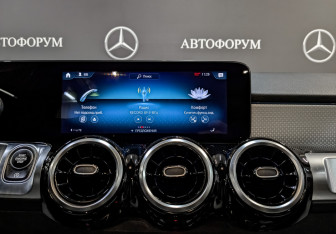 Подержанный автомобиль Mercedes-Benz GLB 2021 года (17 фото)