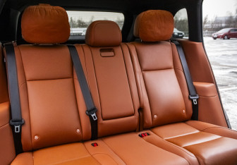 Подержанный автомобиль LiXiang L7 2023 года (16 фото)