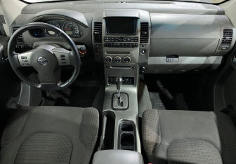 Подержанный автомобиль Nissan Pathfinder 2006 года (9 фото)