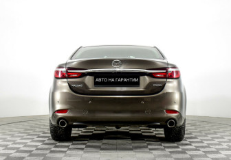 Подержанный автомобиль Mazda 6 Sedan 2019 года (6 фото)