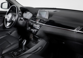 Подержанный автомобиль BMW X1 2018 года (9 фото)
