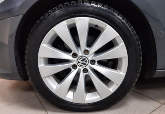 Подержанный автомобиль Volkswagen Passat CC 2008 года (9 фото)