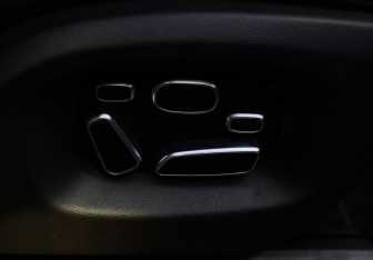 Подержанный автомобиль Land Rover Range Rover 2014 года (8 фото)