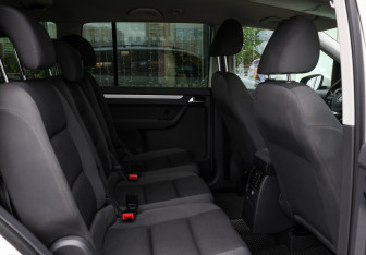 Подержанный автомобиль Volkswagen Touran 2012 года (12 фото)