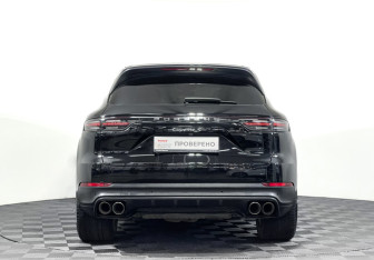 Подержанный автомобиль Porsche Cayenne 2019 года (6 фото)