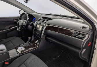 Подержанный автомобиль Toyota Camry Sedan 2017 года (13 фото)