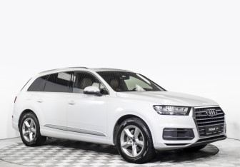 Подержанный автомобиль Audi Q7 2015 года (3 фото)